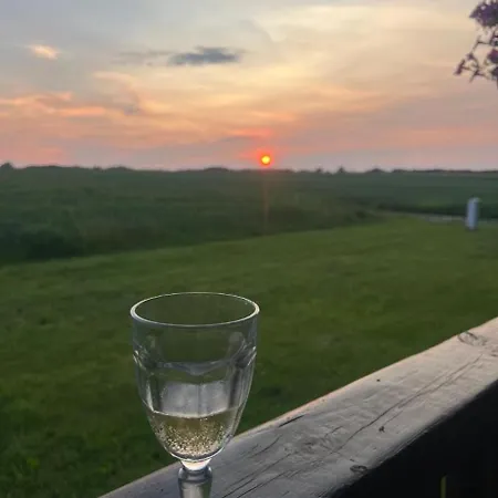 Stajnia Na Uboczu Gzy